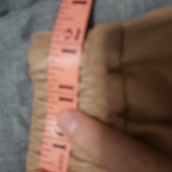 Dèluc Women's High WaistedTan Shorts 2"inseam Xs - Picture 2 of 4